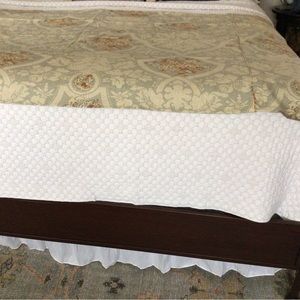 Pottery Barn Camilla Duvet Cover. (sz.-king)